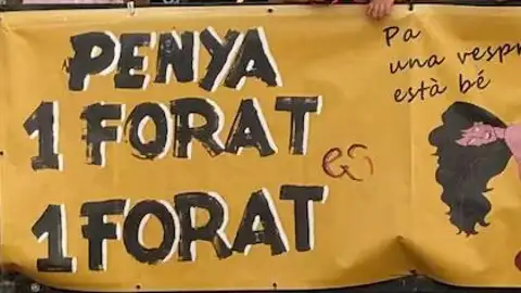 La polémica pancarta de una penya de Sagunt La polémica pancarta de una penya de Sagunt