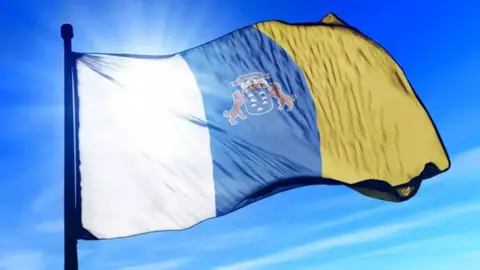 Canarias estrena nuevo himno para incluir a La Graciosa Bandera de Canarias