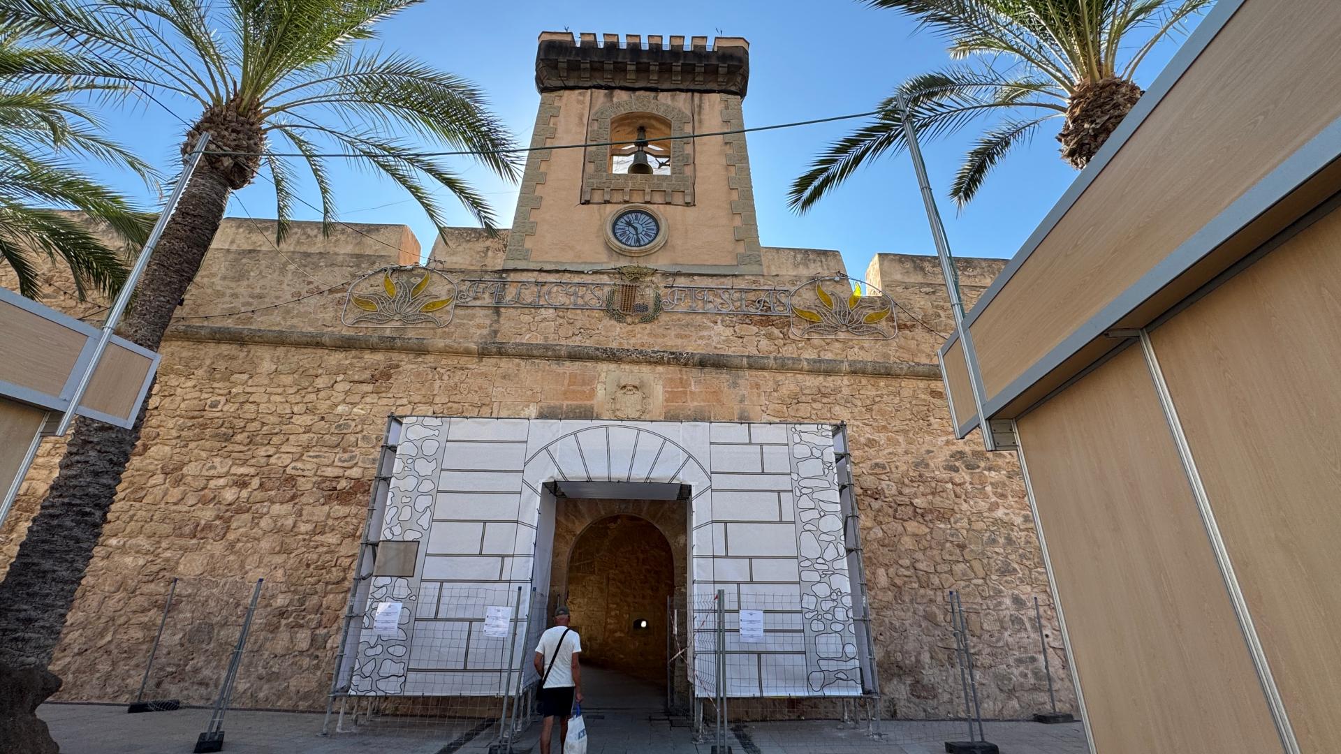 Santa Pola recibe cien mil euros de la Generalitat Valenciana para restaurar la torre del reloj Santa Pola recibe cien mil euros de la Generalitat Valenciana para restaurar la torre del reloj