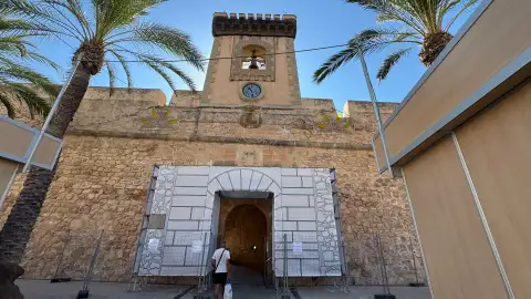 Este dinero se va a destinar a la intervención en la torre del reloj del Castillo Fortaleza. Este dinero se va a destinar a la intervención en la torre del reloj del Castillo Fortaleza.