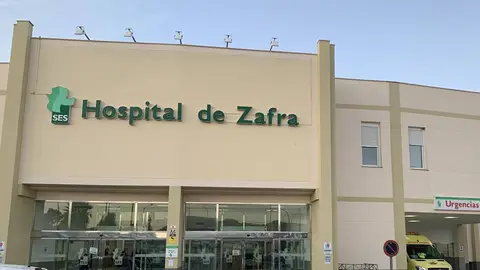 Tres heridos leves tras una colisión entre dos vehículos en Los Santos de Maimona Tres heridos leves tras una colisión entre dos vehículos en Los Santos de Maimona