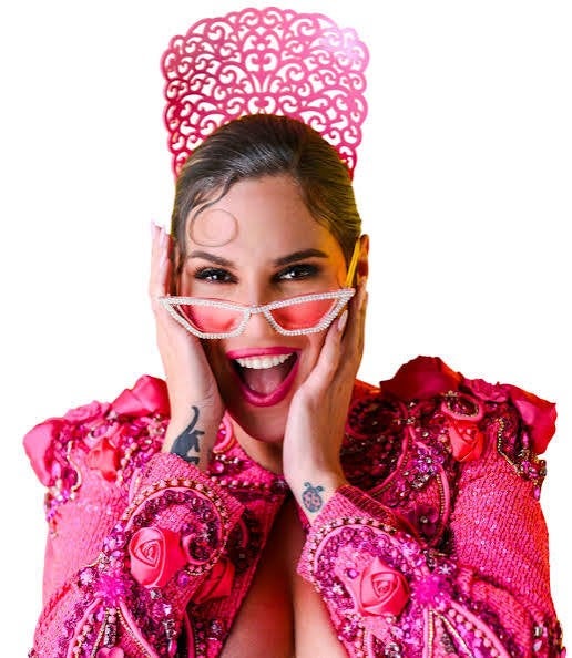 Laura Gallego llega a Torremolinos con 'la última folclórica' Laura Gallego llega a Torremolinos con 'la última folclórica'