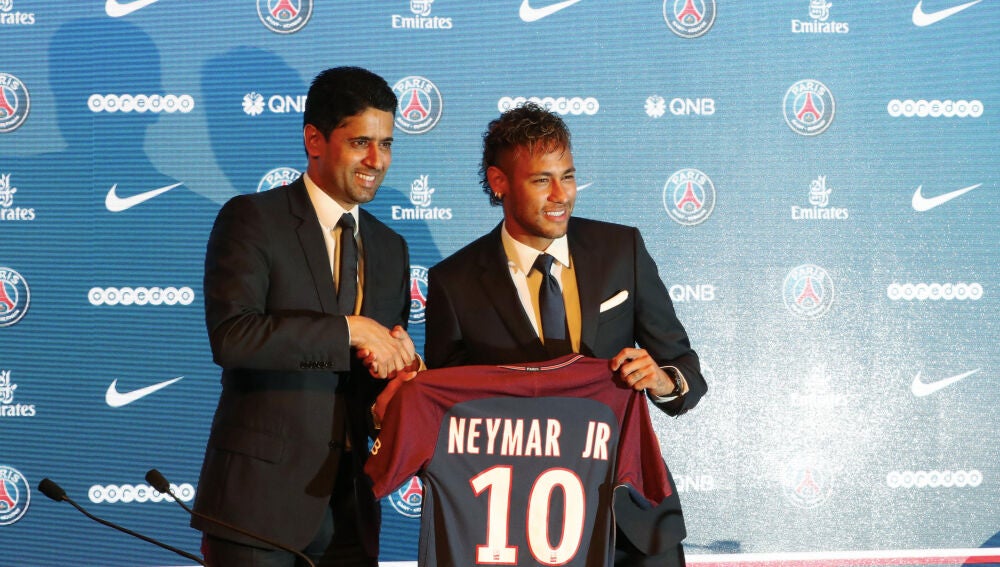 Neymar durante su presentación con el PSG.