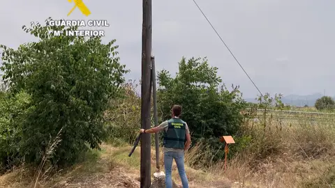 Detenidos dos hombres por el robo de 6.500 metros de cable telefónico y daños en una red de fibra óptica en Onda Detenidos dos hombres por el robo de 6.500 metros de cable telefónico y daños en una red de fibra óptica en Onda