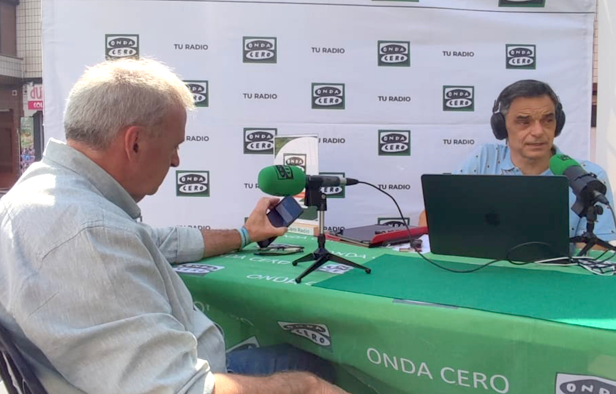 El alcalde de Parres, Emilio García Longo, durante la entrevista El alcalde de Parres, Emilio García Longo, durante la entrevista