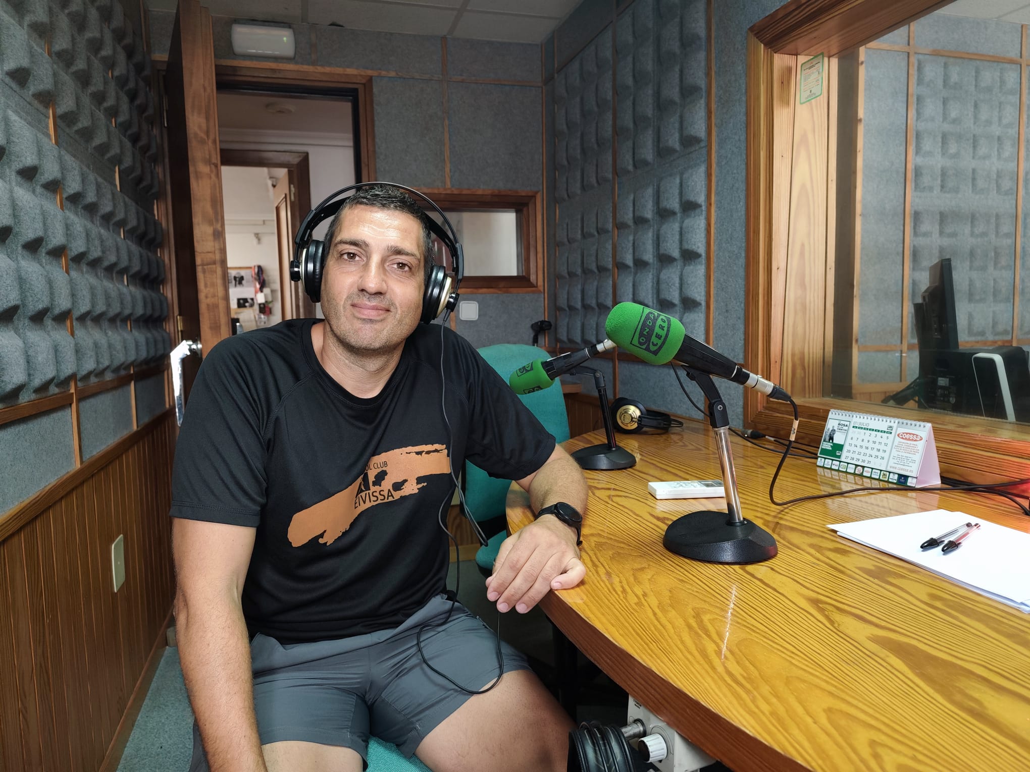 Eugenio Tilves: "El HC Eivissa ha conseguido que Ibiza ya sea conocida también por el balonmano y por tener un club serio que hace las cosas bien" Eugenio Tilves: "El HC Eivissa ha conseguido que Ibiza ya sea conocida también por el balonmano y por tener un club serio que hace las cosas bien"