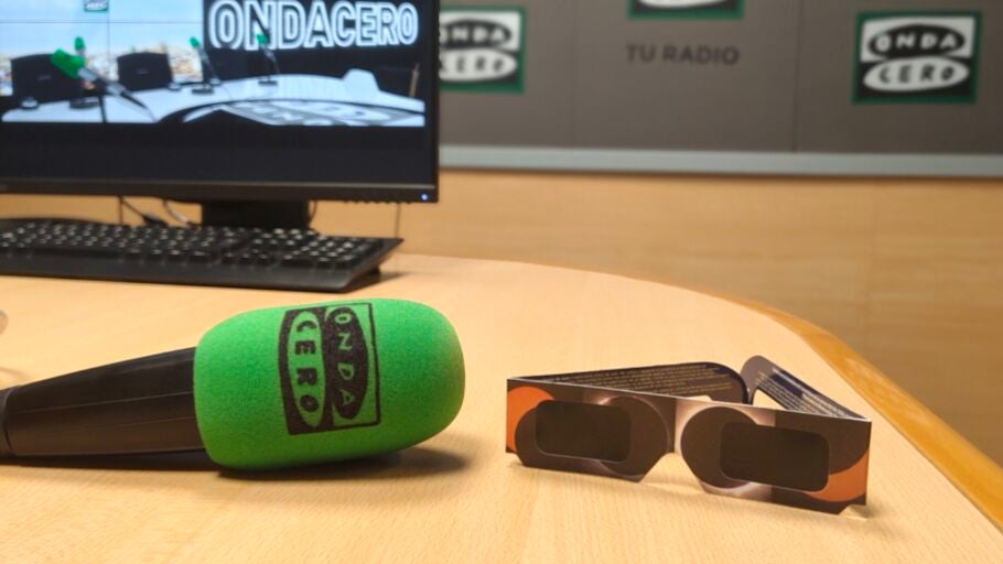 Gafas para ver el eclipse total de sol