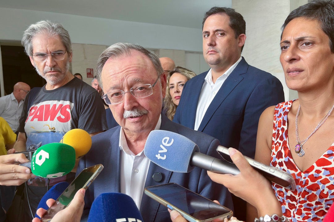 El presidente de Ceuta sitúa entre 8.000 y 11.000 los migrantes que siguen en la ciudad y exige su retorno a Marruecos El presidente de Ceuta sitúa entre 8.000 y 11.000 los migrantes que siguen en la ciudad y exige su retorno a Marruecos