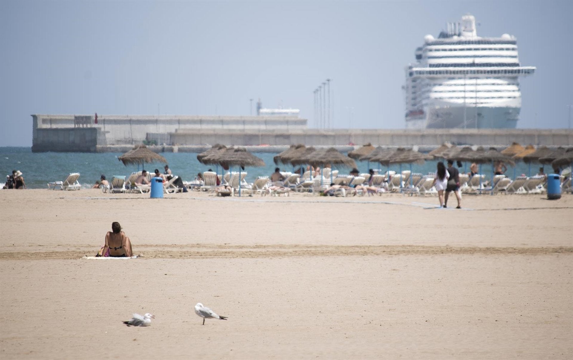 Eclipse en València: Bomberos desplegará dispositivo de vigilancia contraincendios y rescate en las playas Eclipse en València: Bomberos desplegará dispositivo de vigilancia contraincendios y rescate en las playas