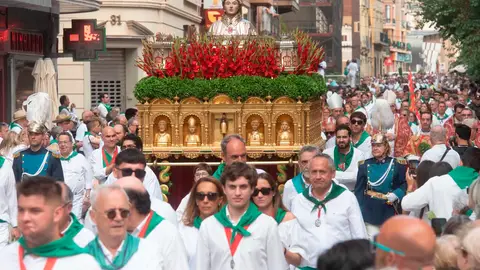 Devoción y varias reivindicaciones en la procesión del 10 de agosto en Huesca Devoción y varias reivindicaciones en la procesión del 10 de agosto en Huesca
