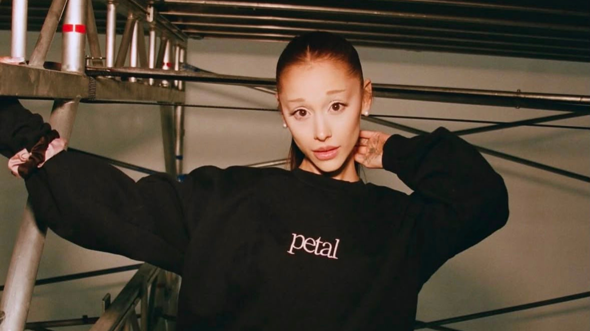 El último videoclip de Ariana Grande abre el debate sobre opinar de cuerpos ajenos El último videoclip de Ariana Grande abre el debate sobre opinar de cuerpos ajenos