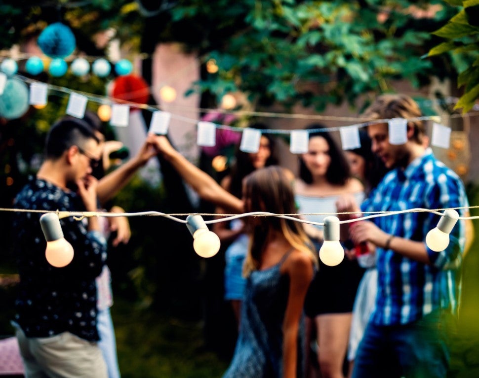 Las fiestas en urbanizaciones se celebrarán los fines de semana del 14 al 16 y del 28 al 30 de agosto Las fiestas en urbanizaciones se celebrarán los fines de semana del 14 al 16 y del 28 al 30 de agosto