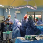 Intervención quirúrgica en el Hospital de La Ribera
