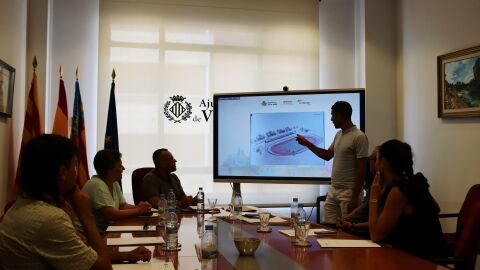 El ciclista Sebasti&aacute;n Mora ha participado en la reuni&oacute;n con las autoridades y el resto de deportistas. 