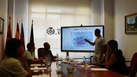 El ciclista Sebastián Mora ha participado en la reunión con las autoridades y el resto de deportistas. El ciclista Sebastián Mora ha participado en la reunión con las autoridades y el resto de deportistas.