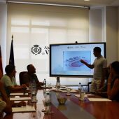 El ciclista Sebastián Mora ha participado en la reunión con las autoridades y el resto de deportistas. 