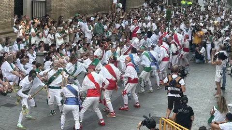 Estreno de tres nuevos danzantes en el día grande de San Lorenzo Estreno de tres nuevos danzantes en el día grande de San Lorenzo