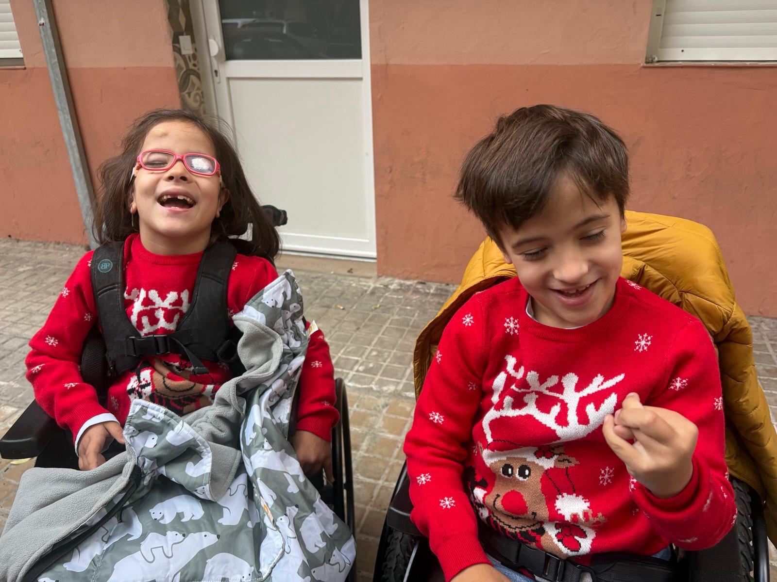 Hugo y Noa, los dos mellizos con parálisis cerebral que necesitan 70.000€ para un coche adaptado Hugo y Noa, los dos mellizos con parálisis cerebral que necesitan 70.000€ para un coche adaptado
