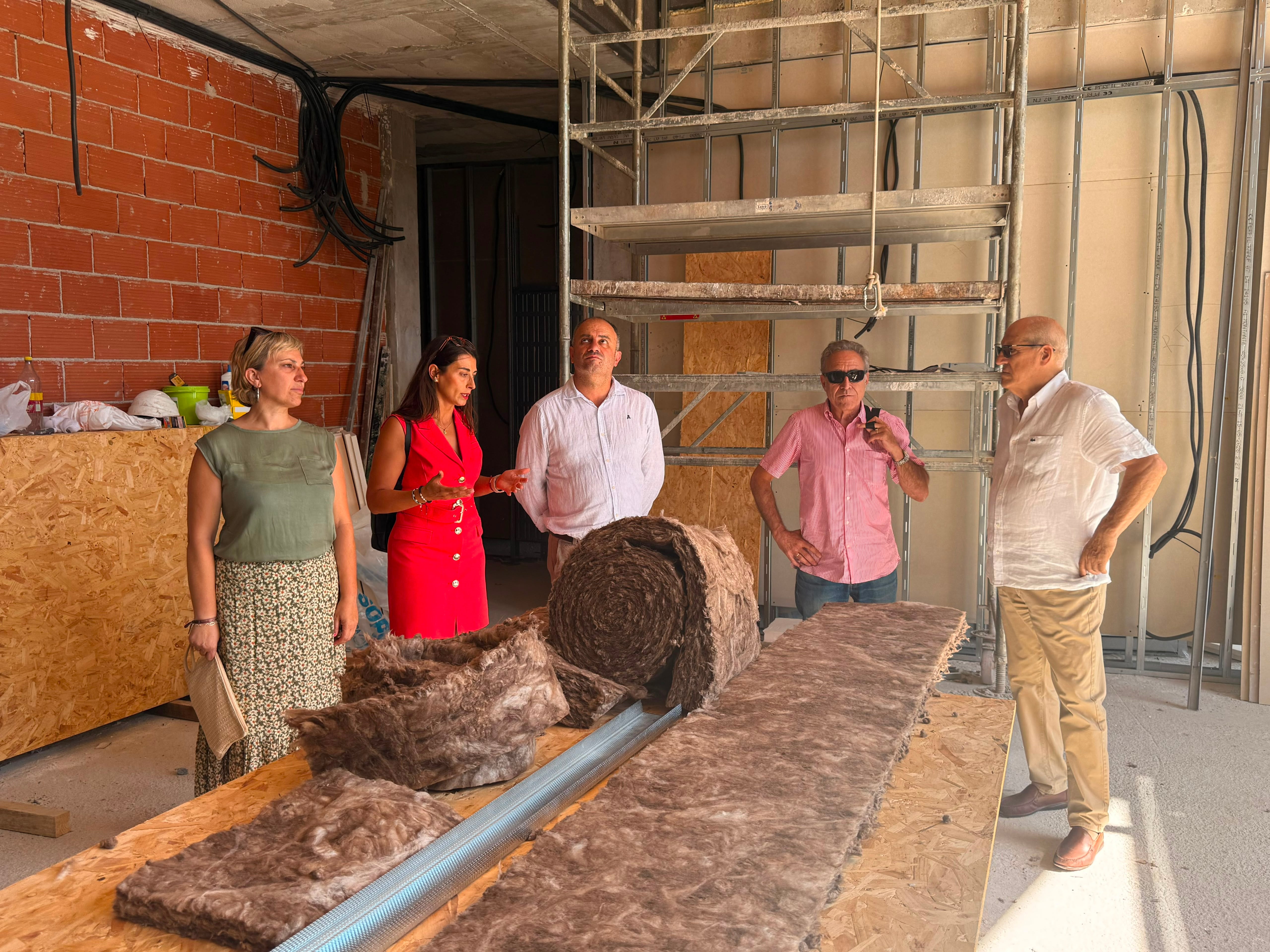 C-LM impulsa una vivienda de mayores en Nerpio para reforzar los cuidados de proximidad rural C-LM impulsa una vivienda de mayores en Nerpio para reforzar los cuidados de proximidad rural