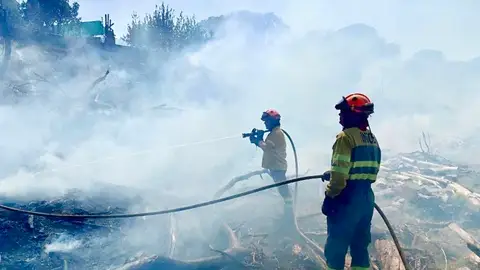 El Plan Infoex intervenía en 15 incendios forestales durante la última semana El Plan Infoex intervenía en 15 incendios forestales durante la última semana