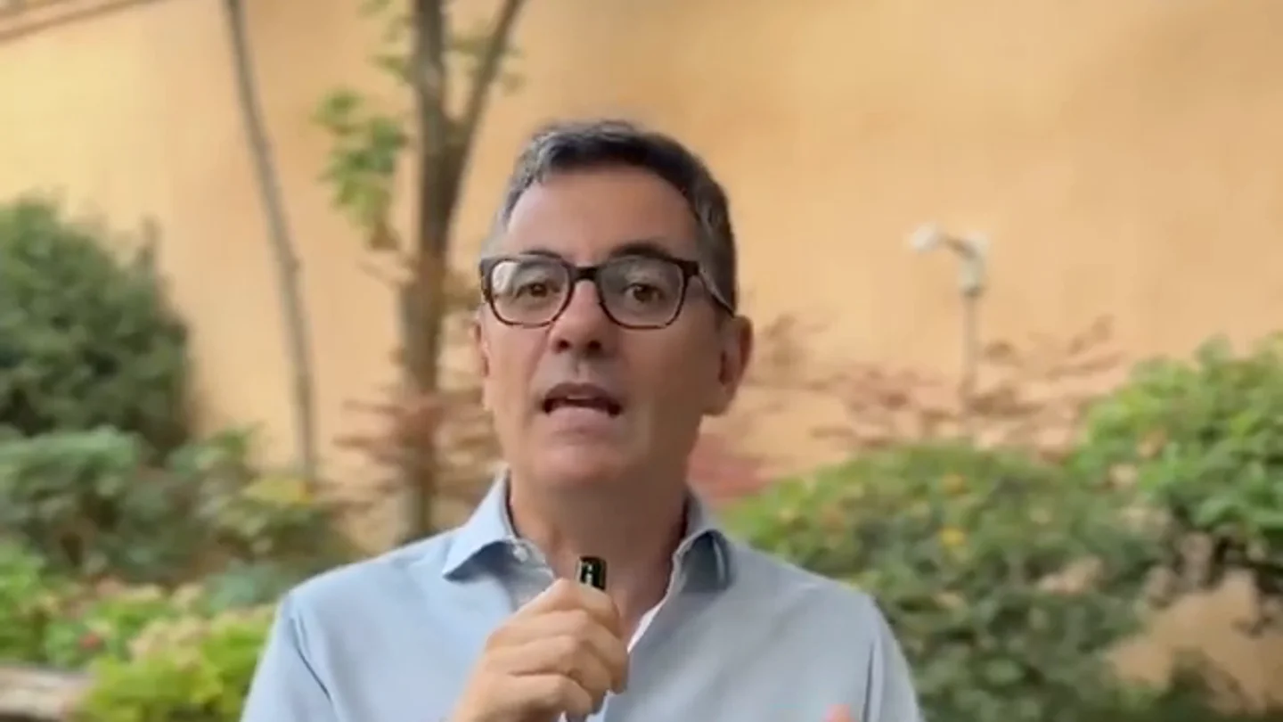 Félix Bolaños se suma a la moda de Sánchez y publica un vídeo con su top 5 de viajes: "Algunos se quedan para siempre" Félix Bolaños se suma a la moda de Sánchez y publica un vídeo con su top 5 de viajes: "Algunos se quedan para siempre"