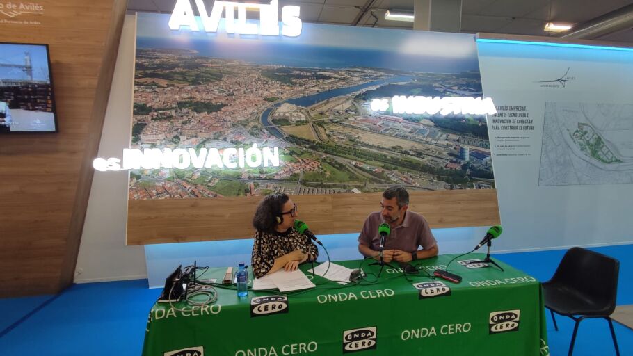 "M&aacute;s de Uno Asturias" desde el estand del Ayuntamiento de Avil&eacute;s y el Puerto de Avil&eacute;s en la FIDMA
