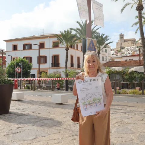 Isabel Echávarri durante la presentación de Viu l'Artesanía