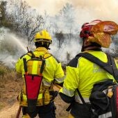 Tírig y Vall d’Uixó mantienen la vigilancia mientras el resto de incendios de Castellón evolucionan favorablemente