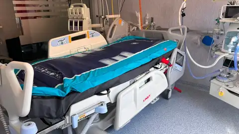 Sanidad invierte cerca de 250.000 euros en renovar las siete camas de la UCI del Hospital de Vinaròs Sanidad invierte cerca de 250.000 euros en renovar las siete camas de la UCI del Hospital de Vinaròs