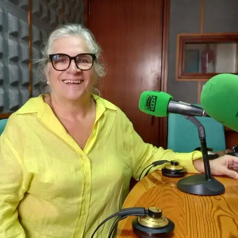 Alba Pau en los estudios de Onda Cero