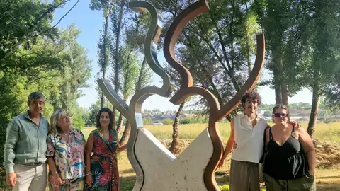Teruel da la bienvenida al Turia con una escultura Teruel da la bienvenida al Turia con una escultura