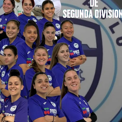 Plantilla del San Pablo Eivissa con la celebración de la permanencia