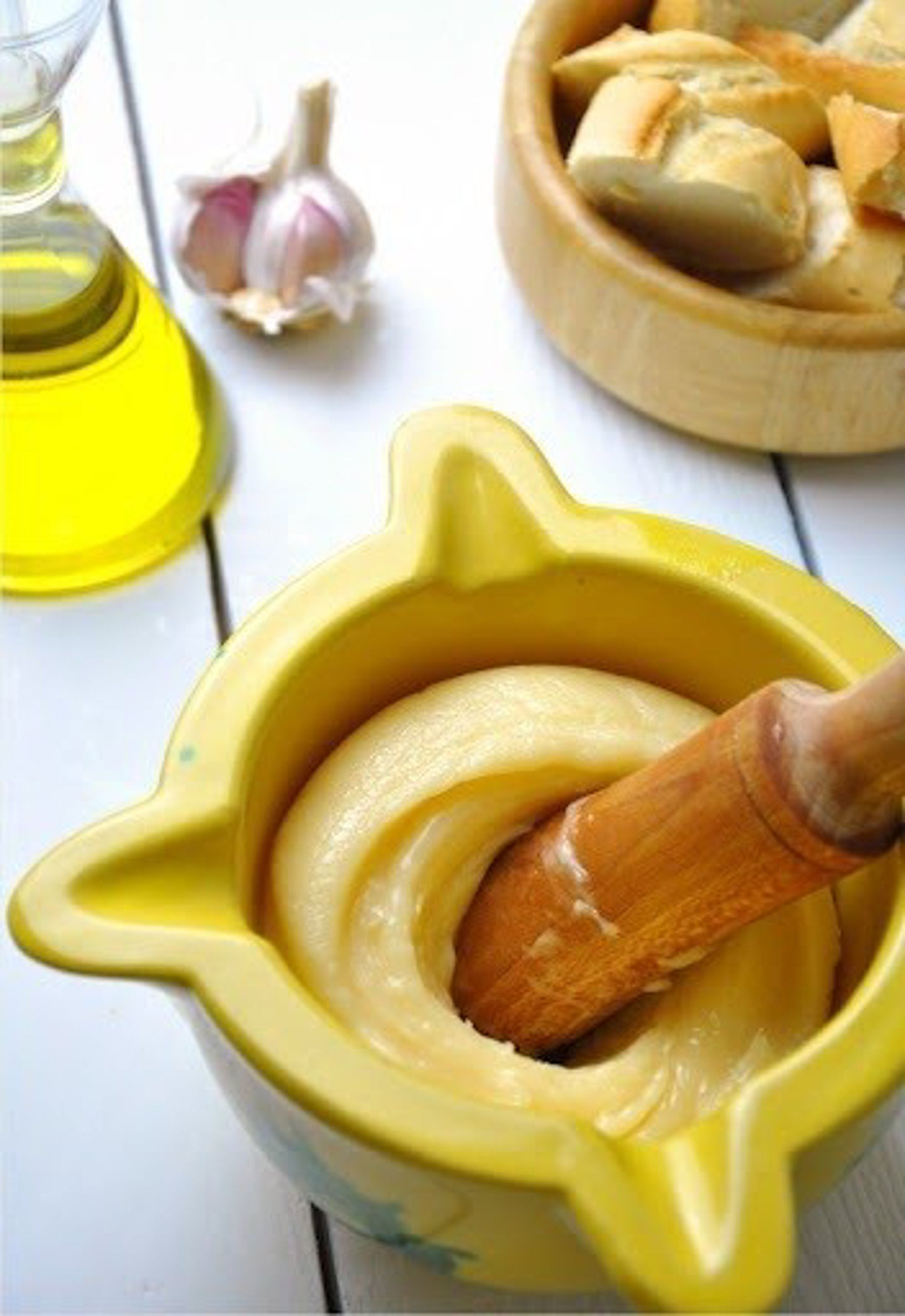 El primer concurso de alioli tradicional aterriza en Alicante este 3 de octubre El primer concurso de alioli tradicional aterriza en Alicante este 3 de octubre