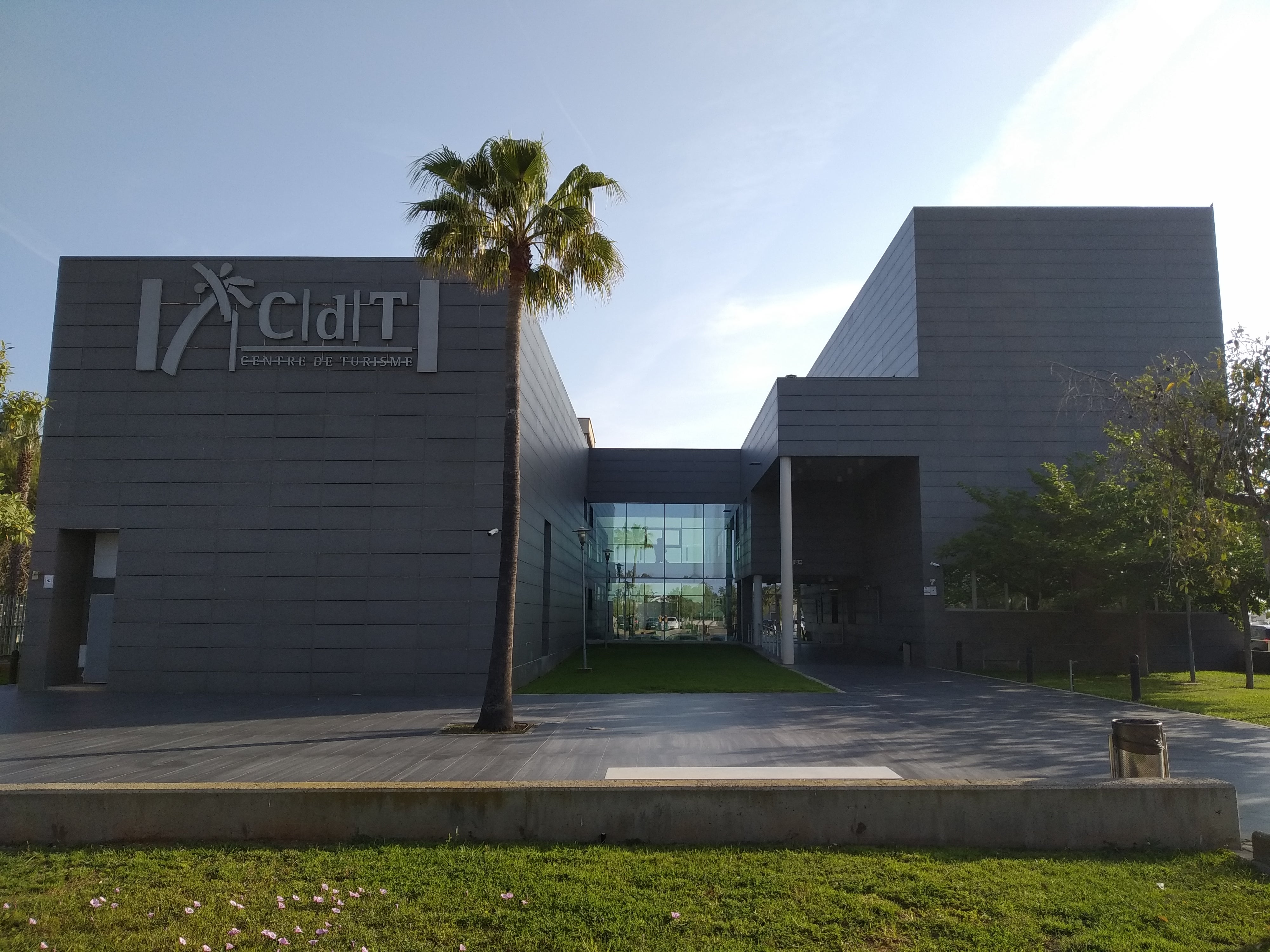 El Centro de Turismo de Castellón se convierte en centro logístico para la jornada del eclipse solar El Centro de Turismo de Castellón se convierte en centro logístico para la jornada del eclipse solar