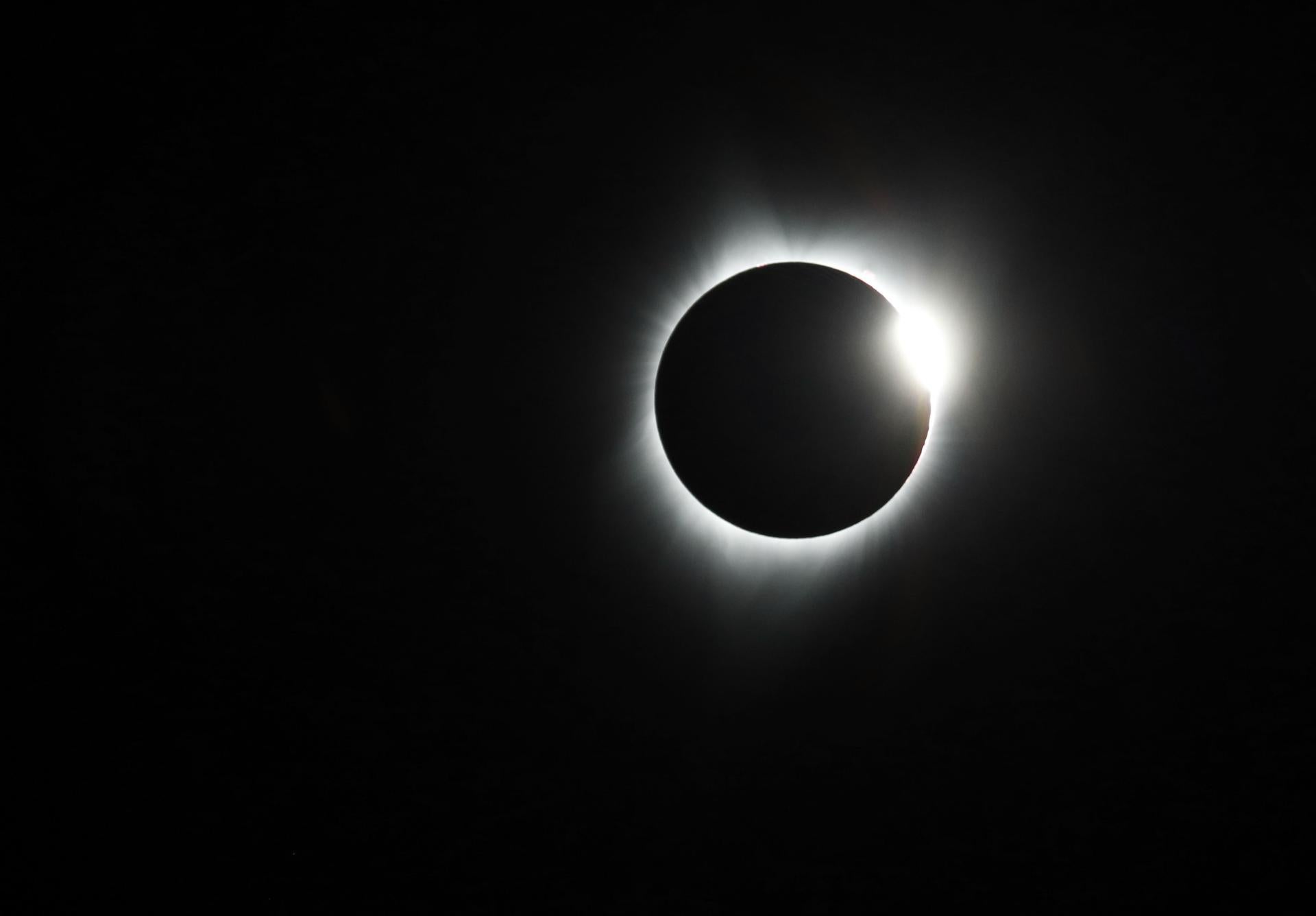 Imagen de un eclipse solar. Imagen de un eclipse solar.