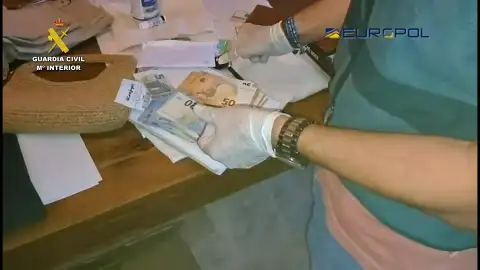 Desmantelan una red de narcotráfico neerlandesa que blanqueaba dinero en la Costa del Sol Desmantelan una red de narcotráfico neerlandesa que blanqueaba dinero en la Costa del Sol / EFE