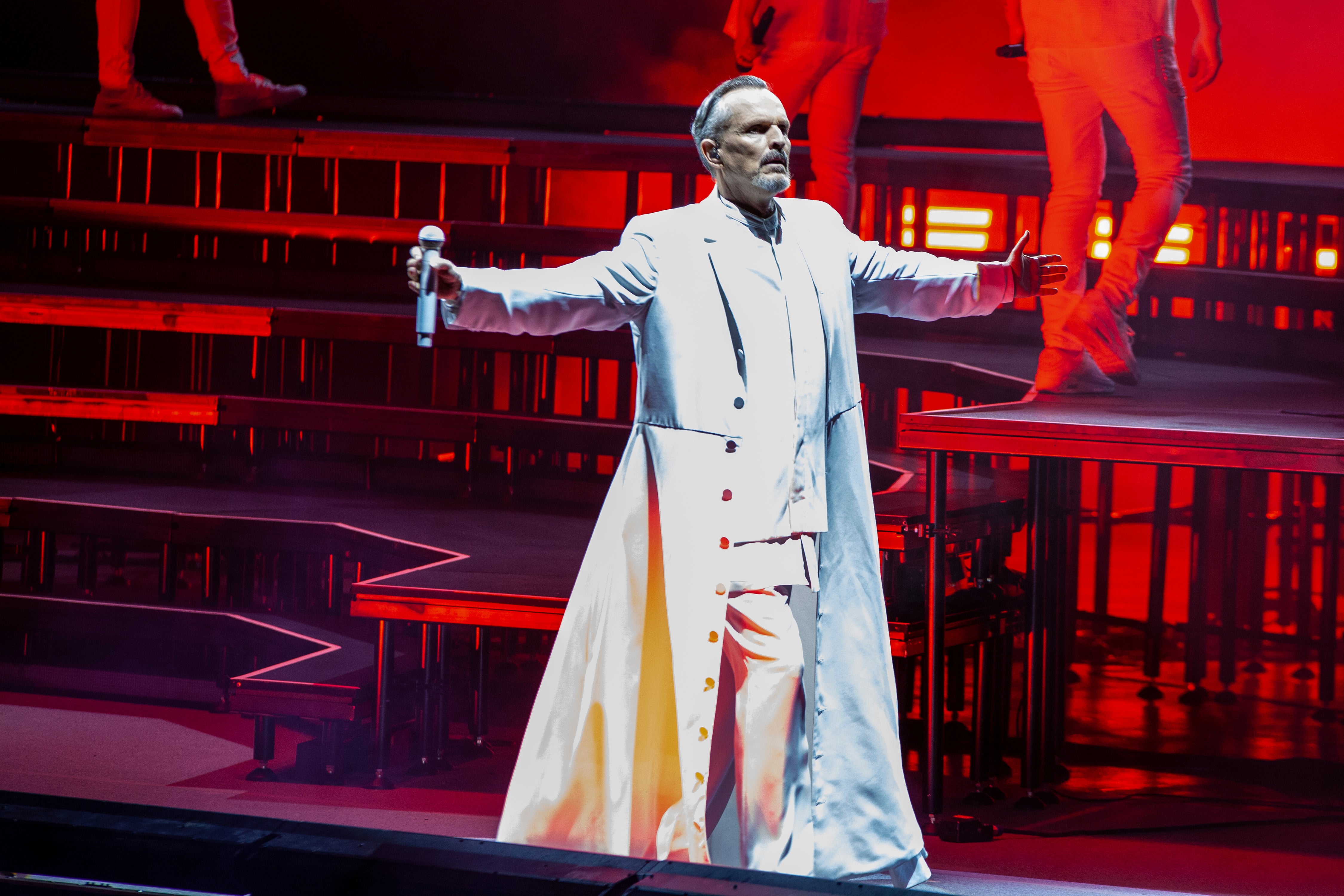 Miguel Bosé lanza una contundente advertencia sobre el eclipse solar: "Ni se os ocurra mirar" Miguel Bosé lanza una contundente advertencia sobre el eclipse solar: "Ni se os ocurra mirar"