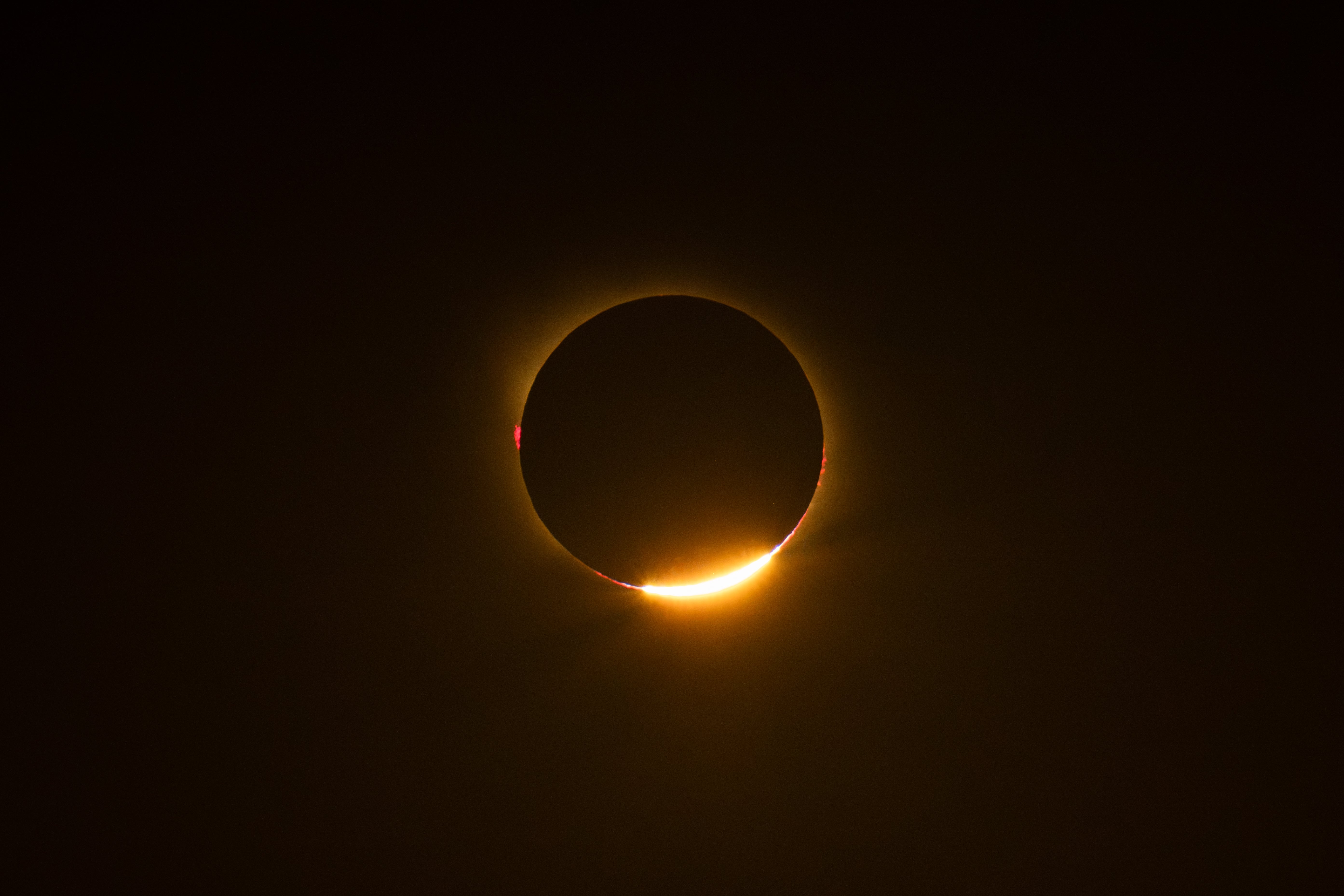 Así ha narrado José Miguel Azpiroz el eclipse solar total desde Palencia: "Una experiencia sensorial desbordante" episode artwork