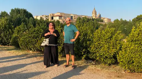 El eclipse, divisado con las gafas homologadas puestas y con las catedrales de la capital al fondo El eclipse, divisado con las gafas homologadas puestas y con las catedrales de la capital al fondo