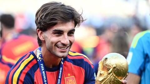 Ferran Torres of Spain celebrates with trophy during the FIFA World Cup 2026 Final match between Spain and Argentina at New York New Jersey Stadium on July 19, 2026 in East Rutherford, New Jersey. Ferran Torres of Spain celebrates with trophy during the FIFA World Cup 2026 Final match between Spain and Argentina at New York New Jersey Stadium on July 19, 2026 in East Rutherford, New Jersey.