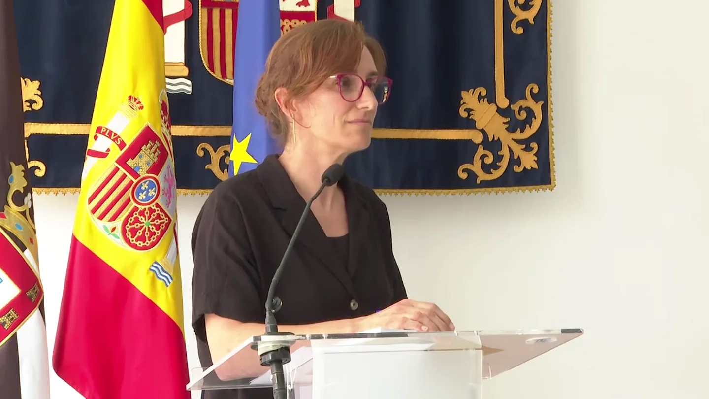 Tenso momento entre Mónica García y una periodista en Ceuta: "Identificar migración con enfermedad es xenófobo" Tenso momento entre Mónica García y una periodista en Ceuta: "Identificar migración con enfermedad es xenófobo"