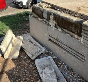 Esquerra Unida Podem denuncia el grave abandono de la plaza de Ciudad de As&iacute;s
