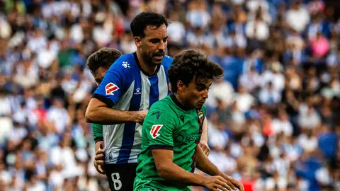 Carlos Álvarez en el primer partido de temporada con el Levante UD Carlos Álvarez en el primer partido de temporada con el Levante UD