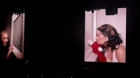 Rosal&iacute;a y its.michhh en el confesionario del 'LUX TOUR' en Guadalajara, M&eacute;xico