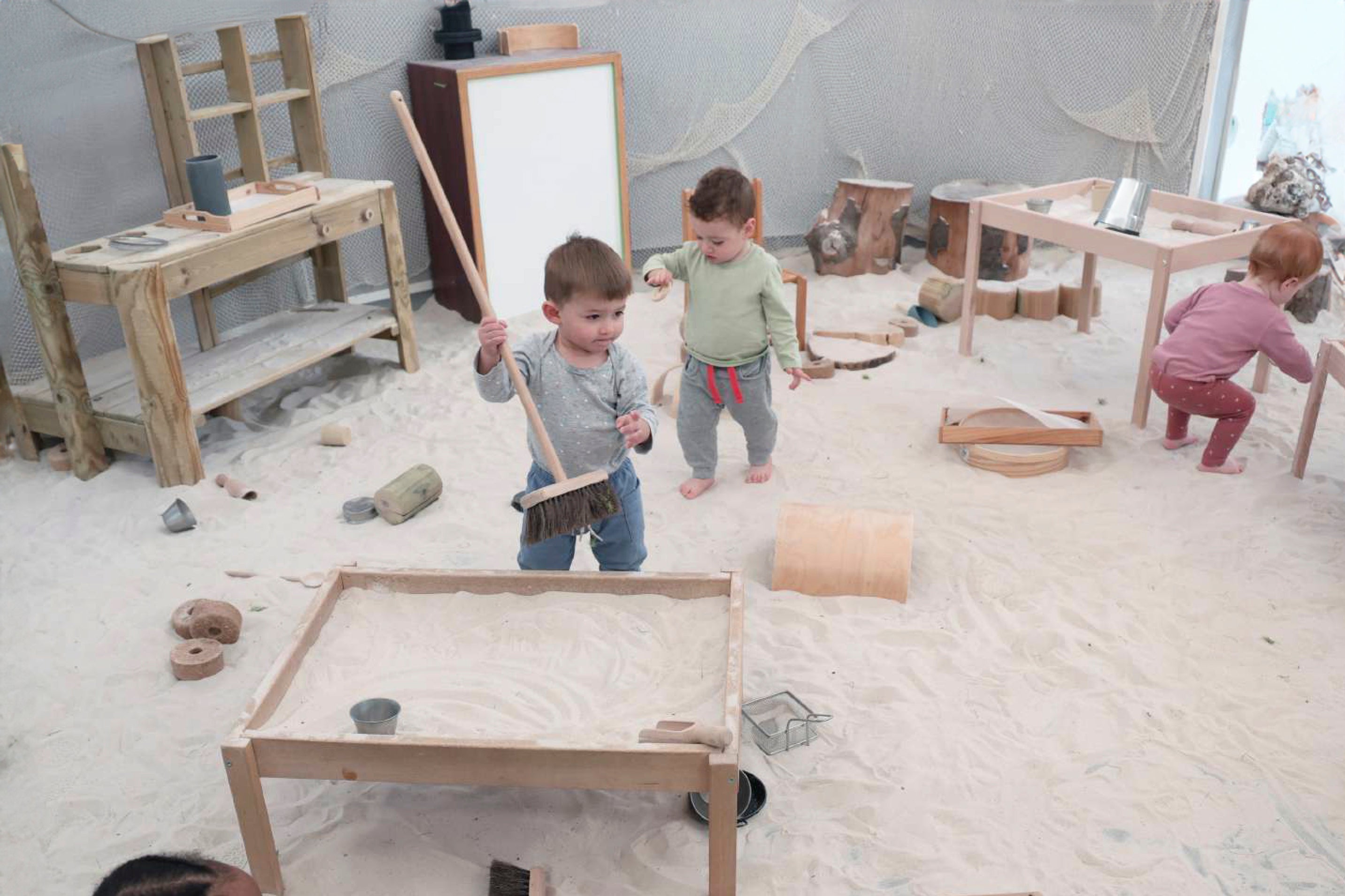 Alfredo Hoyuelos: "Queremos que los niños y niñas tomen la iniciativa de proyectos y juegos y puedan inventar" Alfredo Hoyuelos: "Queremos que los niños y niñas tomen la iniciativa de proyectos y juegos y puedan inventar"