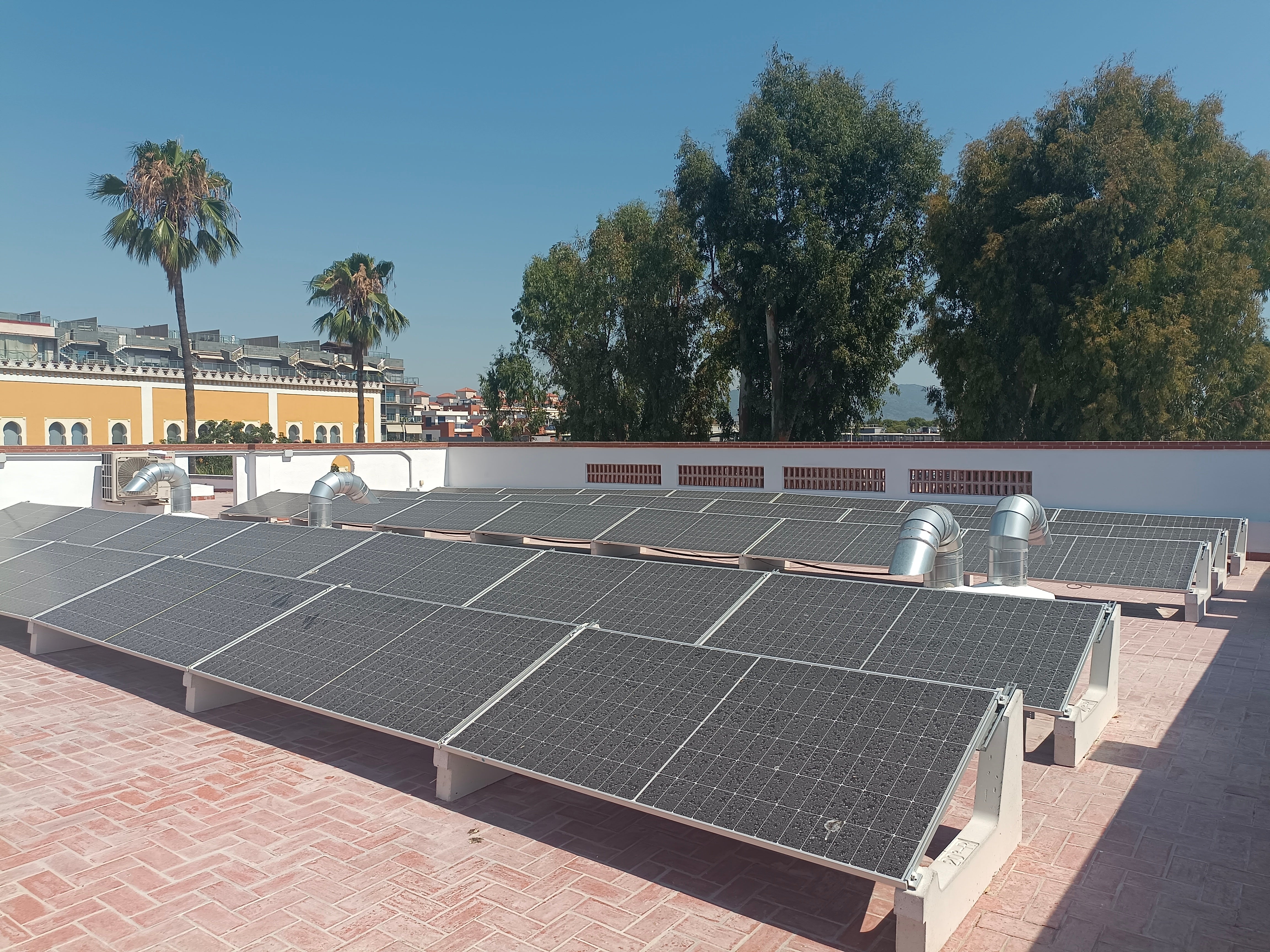 PortCastelló moderniza el antiguo Comedor de Obreros con energía solar PortCastelló moderniza el antiguo Comedor de Obreros con energía solar