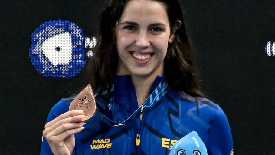 Laura Cabanes con la medalla de bronce