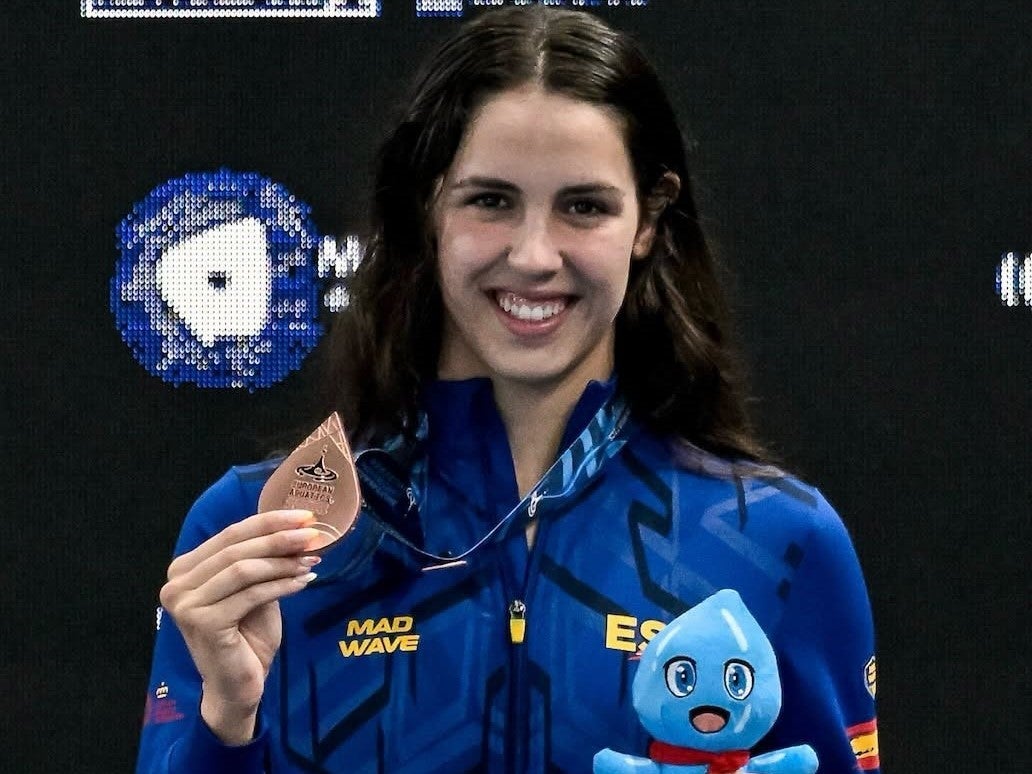 La daimieleña Laura Cabanes hace realidad su sueño: bronce europeo en los 200 mariposa La daimieleña Laura Cabanes hace realidad su sueño: bronce europeo en los 200 mariposa