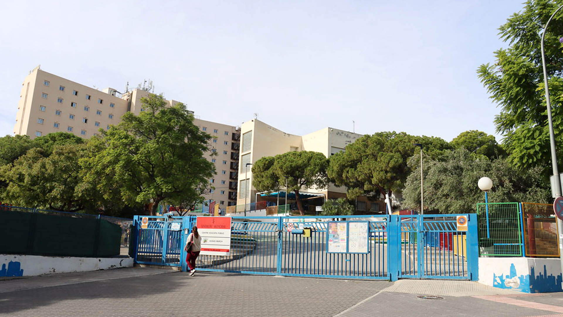 Adjudicadas por 2,4 millones las obras de rehabilitación integral del colegio Ausiàs March de Benidorm Adjudicadas por 2,4 millones las obras de rehabilitación integral del colegio Ausiàs March de Benidorm