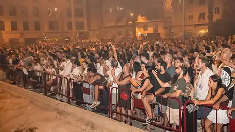 Las fiestas de Elche congregan en sus calles a más de medio millón de personas. Las fiestas de Elche congregan en sus calles a más de medio millón de personas.